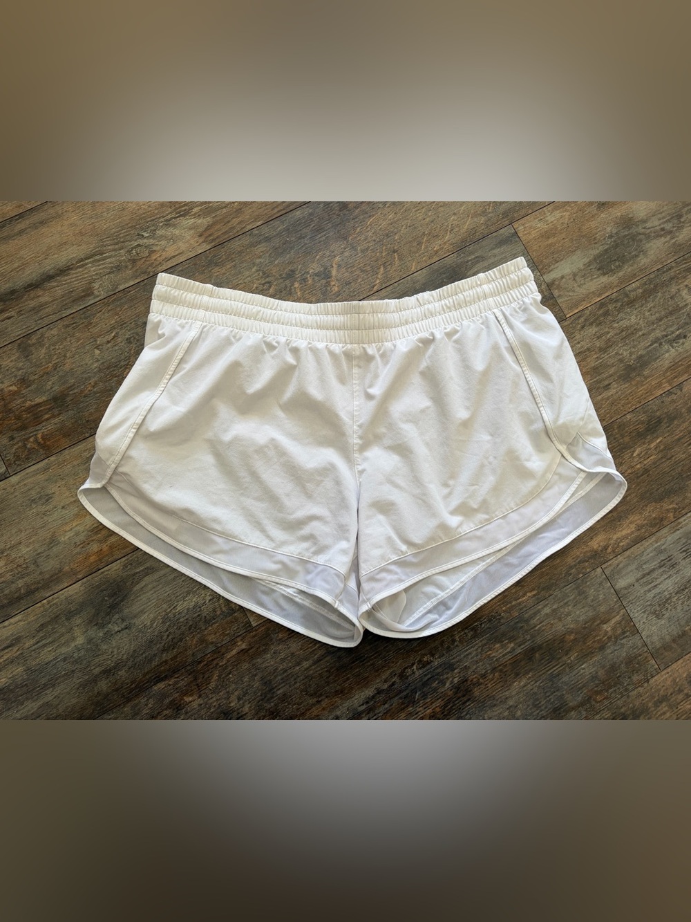 Athleta Mesh Racer Run Mid Rise 4" Short Sz XL